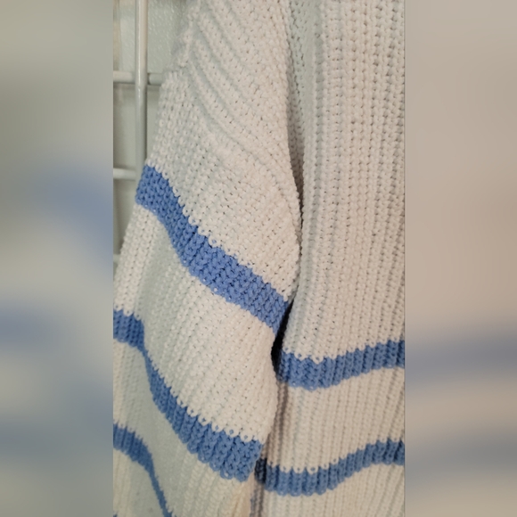 Striped Blue and White Women's Sweater, SOFT,  USED,  CLEAN,  196 - Picture 6 of 8